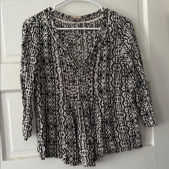 Black and White Patterned Women's Top - Picture 1 of 2